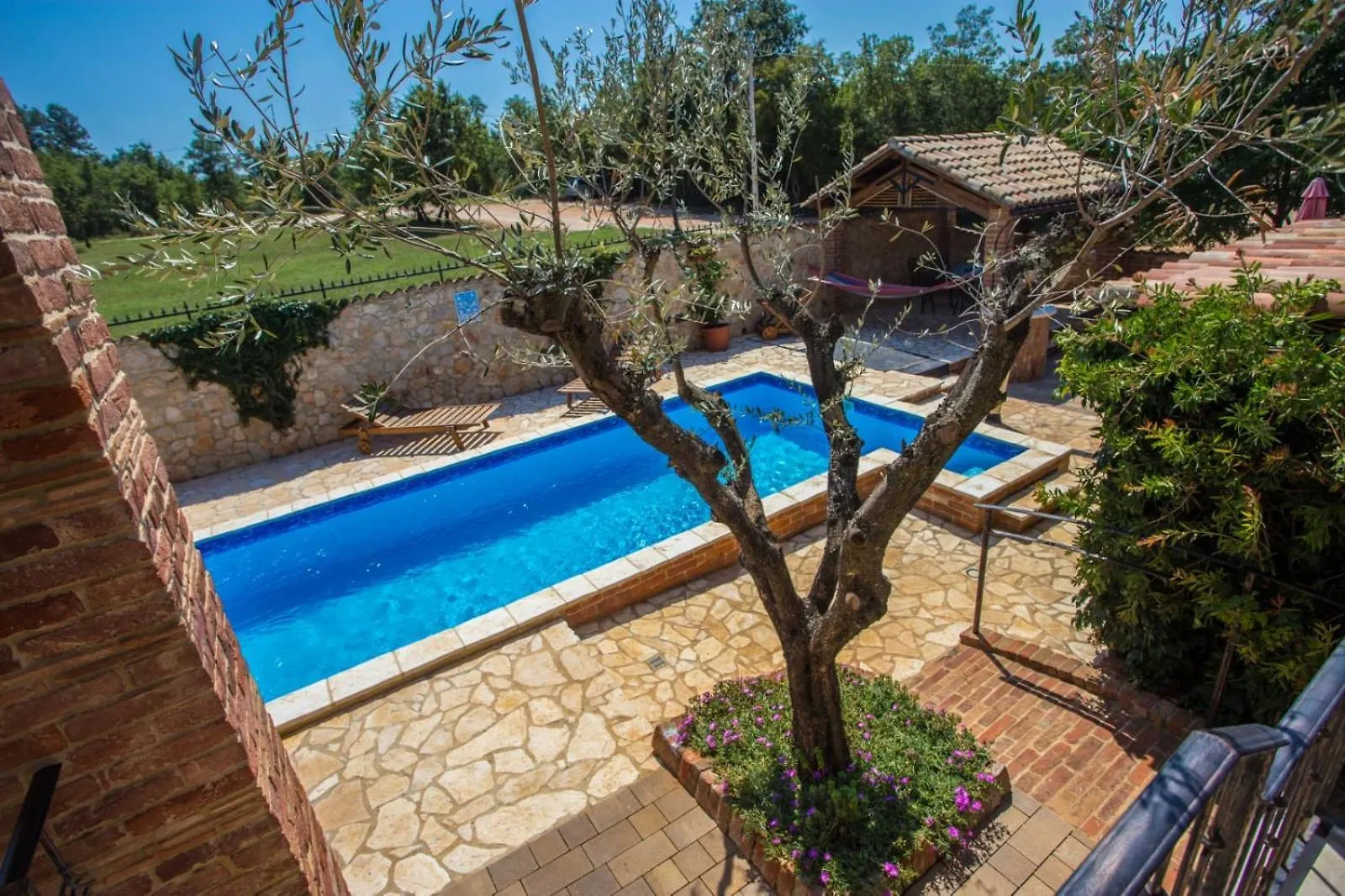 Sunny Haven Apartment With Direct Access To The Pool Nova Vas  Croatia
