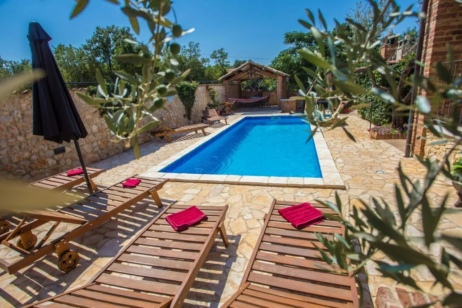 Sunny Haven Apartment With Direct Access To The Pool Nova Vas