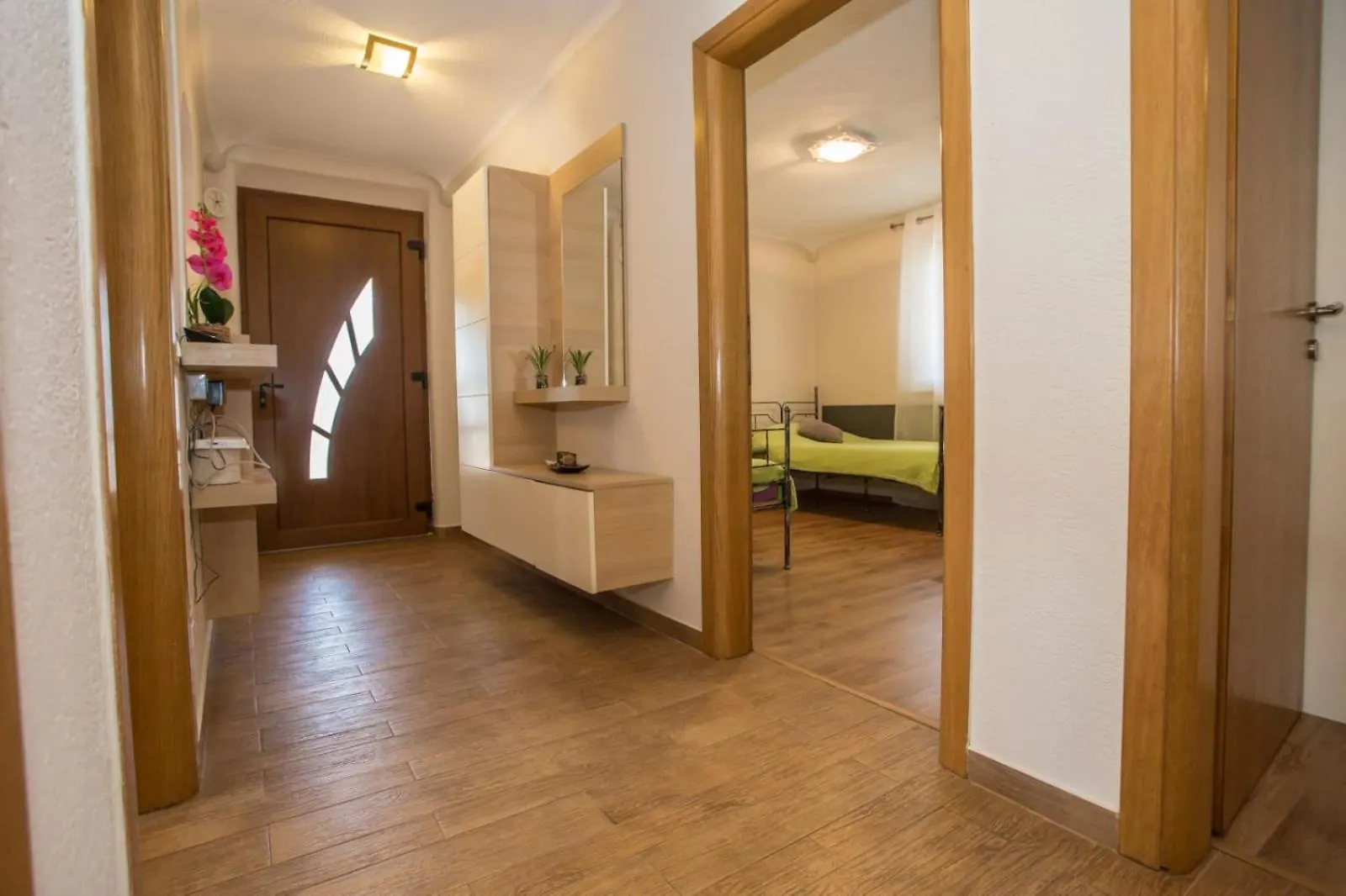 Sunny Haven Apartment With Direct Access To The Pool Nova Vas