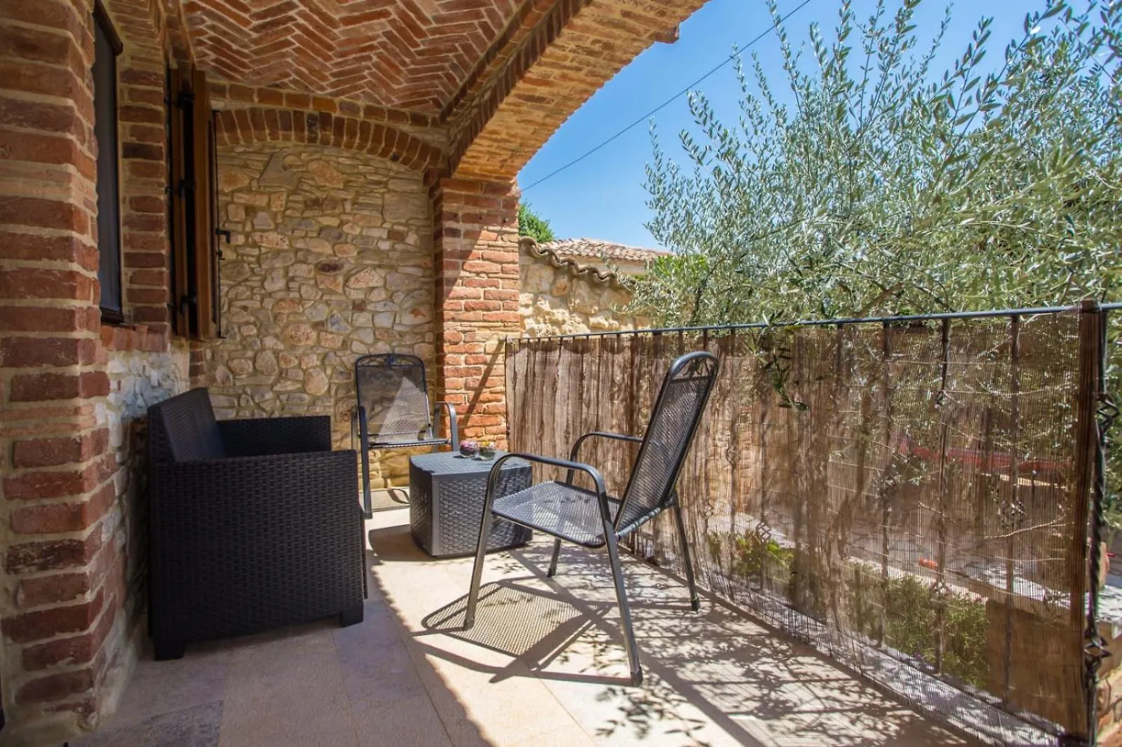 Sunny Haven Apartment With Direct Access To The Pool Nova Vas