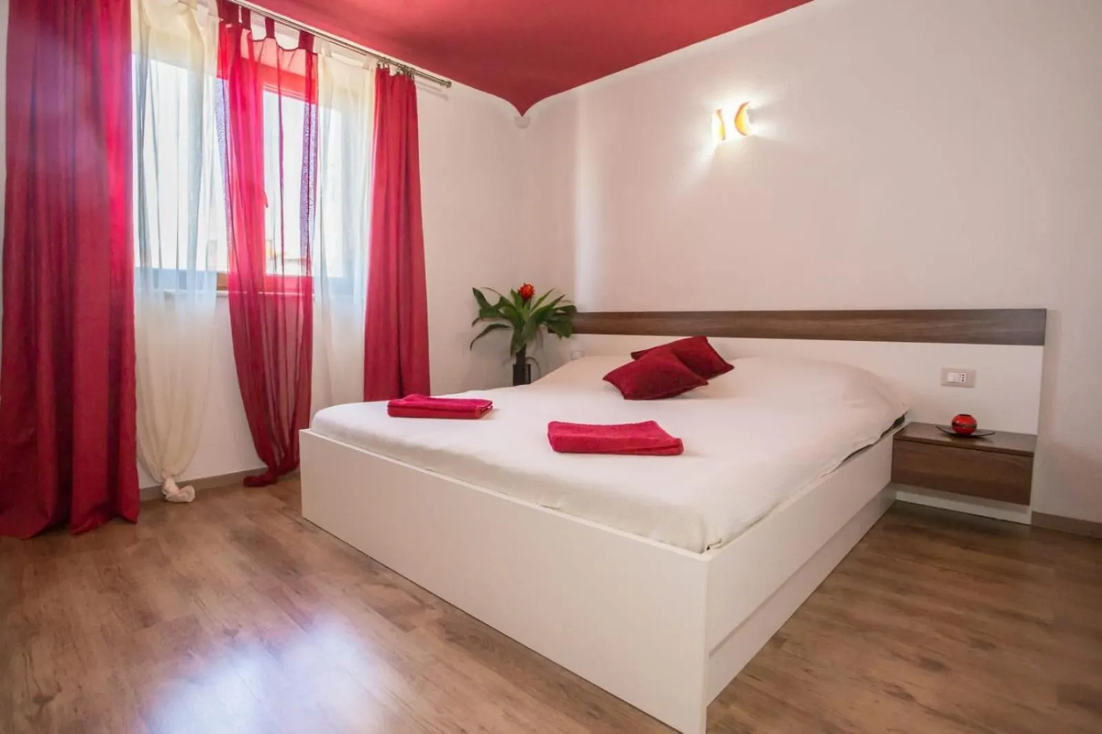 Sunny Haven Apartment With Direct Access To The Pool Nova Vas